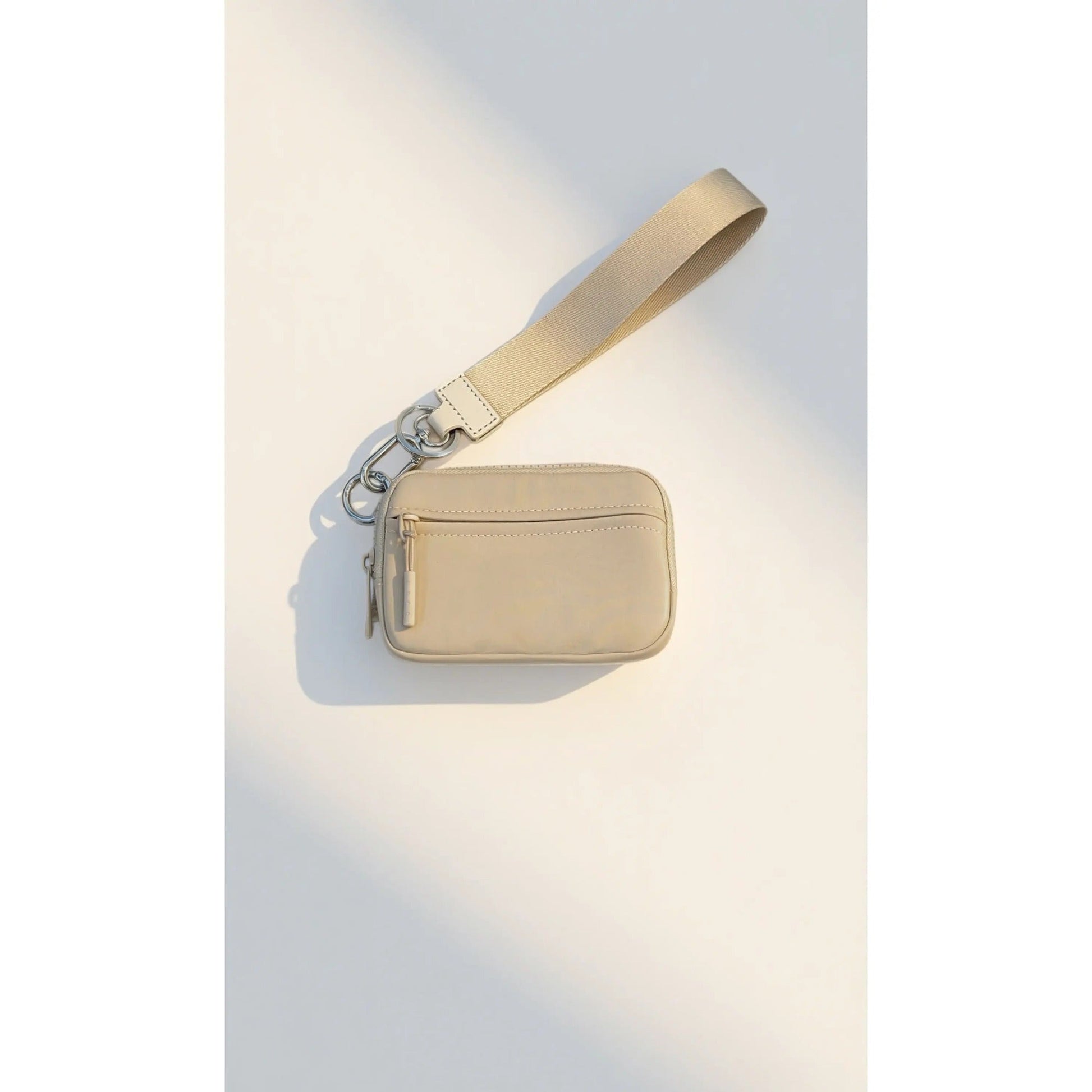 vevolora RFID compact wristlet wallet in Beige