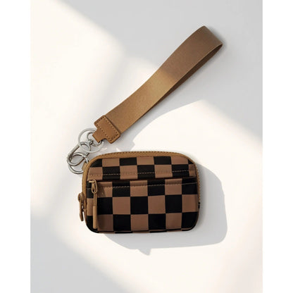 vevolora RFID compact wristlet wallet in Chestnut Checkered