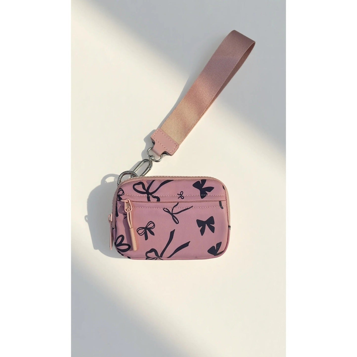 vevolora RFID compact wristlet wallet in Coquette