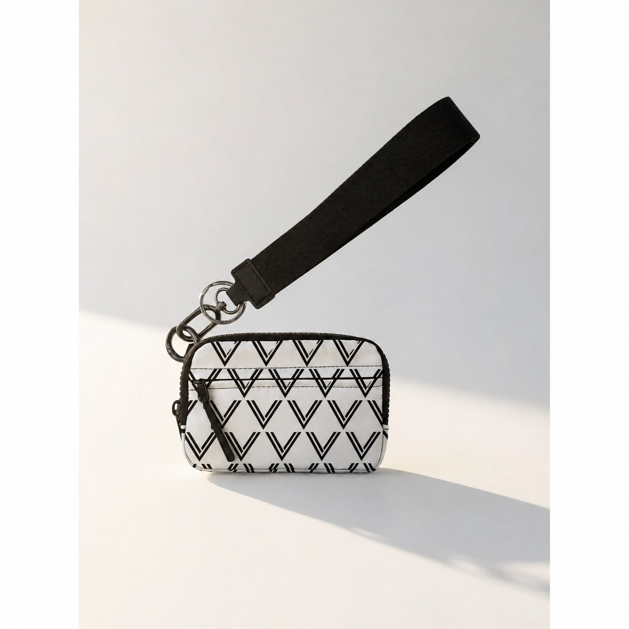 vevolora RFID compact wristlet wallet in I&R Signature